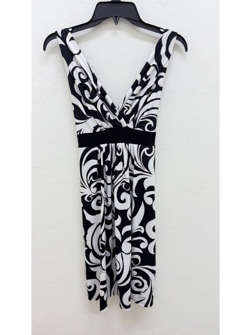 Maurices Black & White Swirl Print Sleeveless Empire Waist Dress – Size M